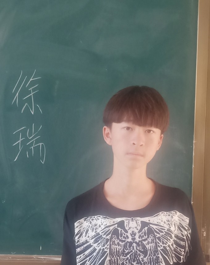 cLlyEq.jpg