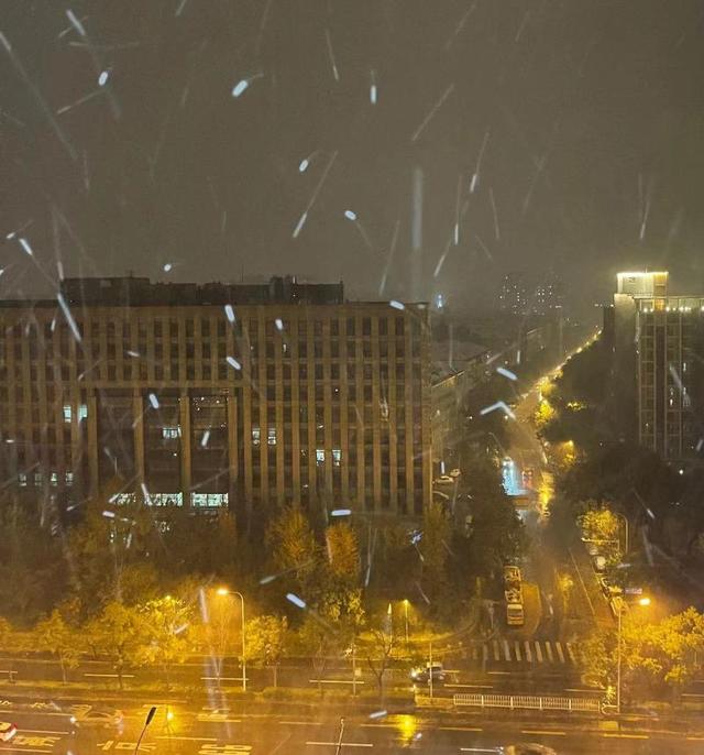 立冬前一天，北京初雪来了！网友晒图，太美了-幽兰花香