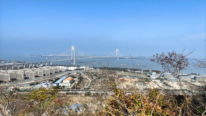 1120hiking yangtzeriverbridge